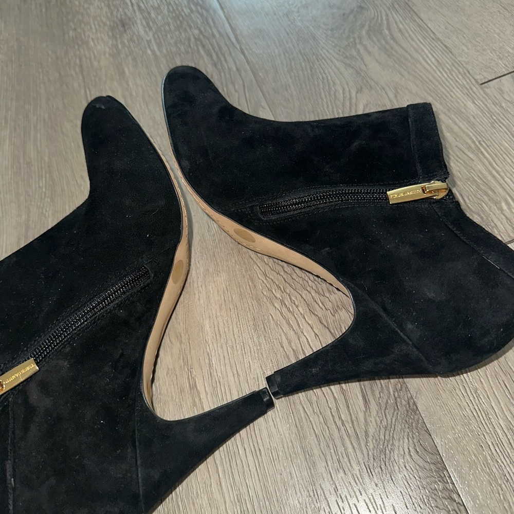 Vince Camuto Vecka Black Suede Heeled Bootie Size 9.5 M - Picture 10 of 14